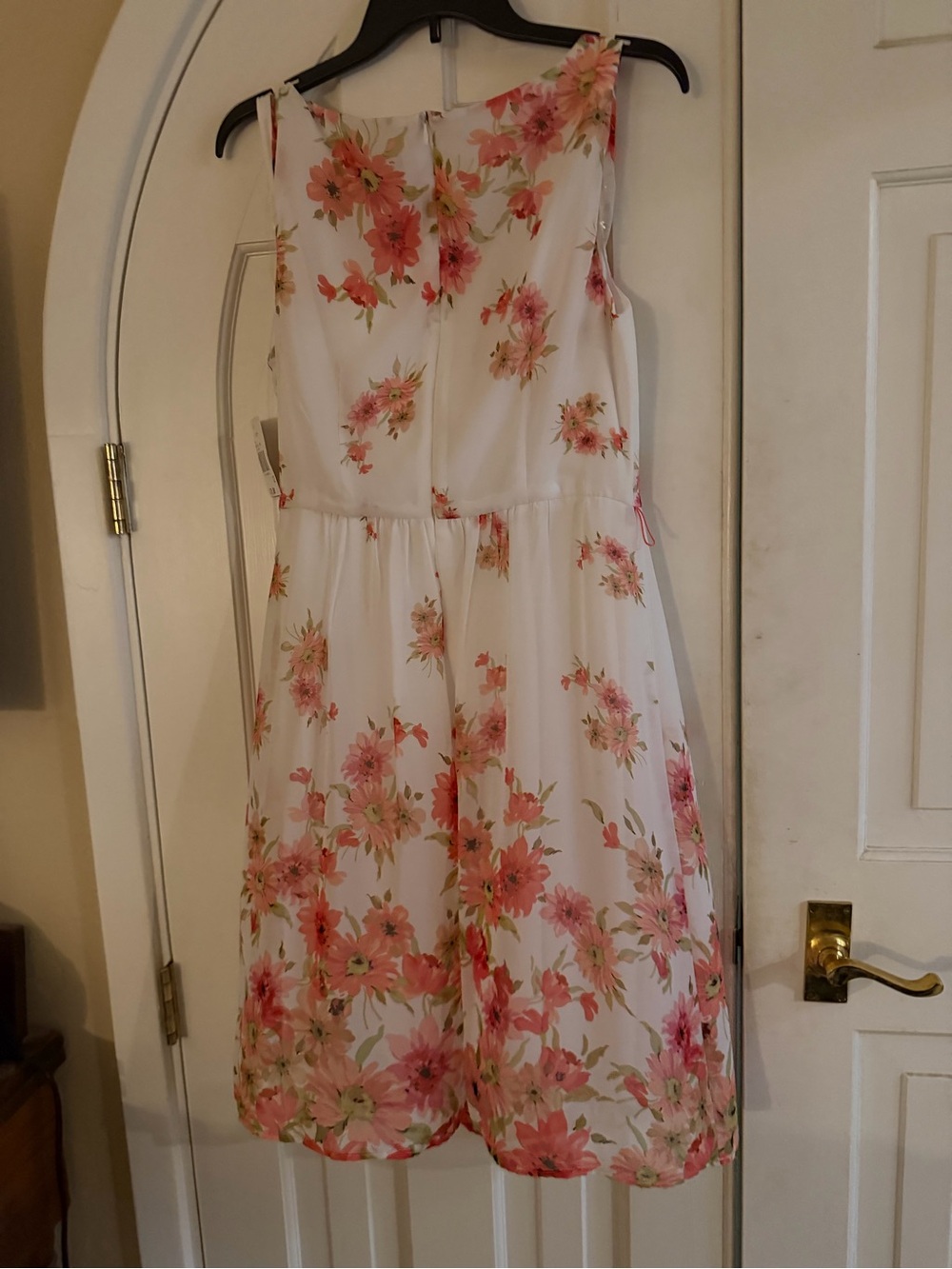 BRAND NWT CONNECTED APPAREL  WHITE CHIFFON DRESS WITH PEACH FLORAL PRINT SIZE 12